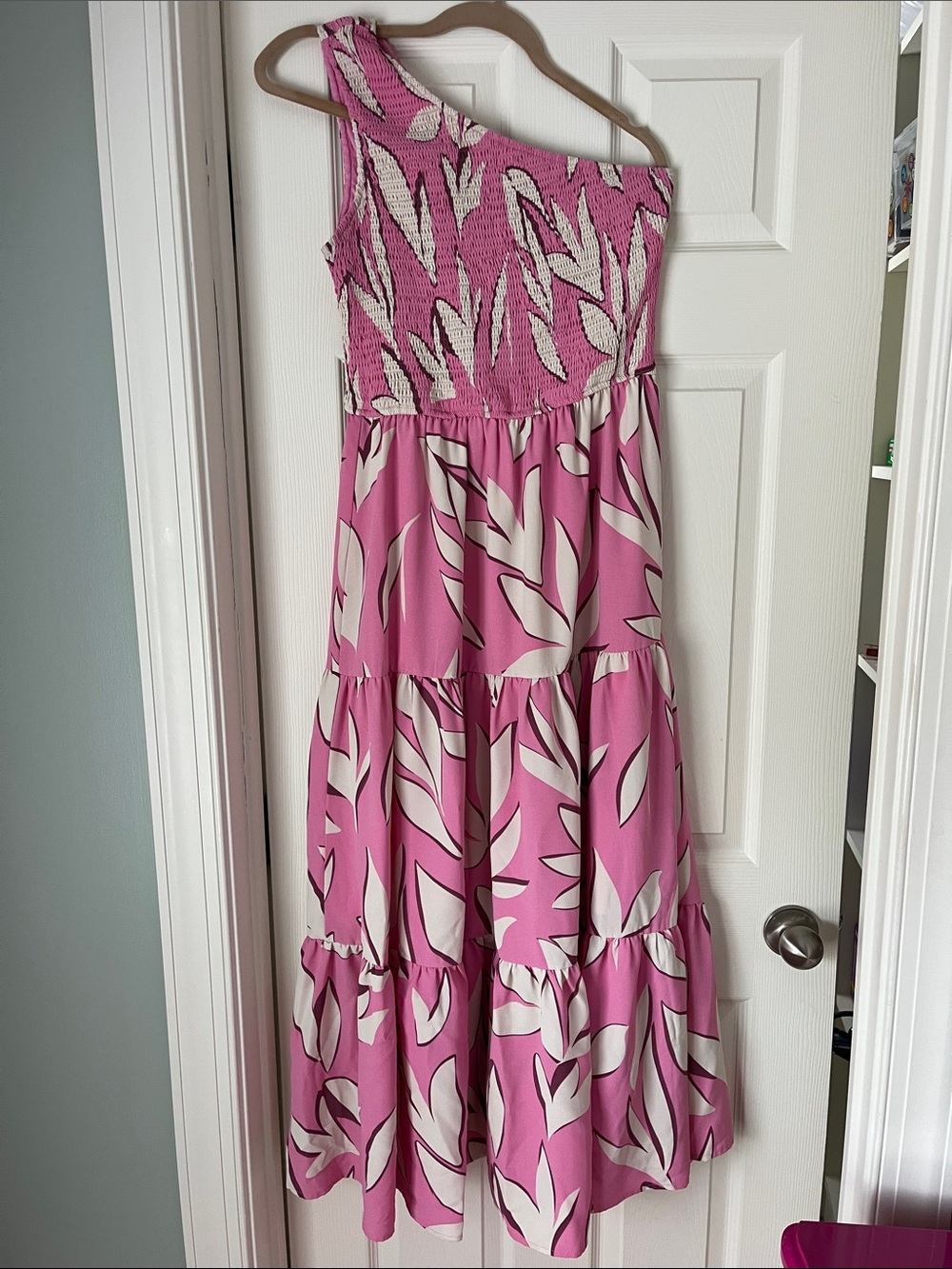 Women’s One-Shoulder Pink Floral Tiered Dress